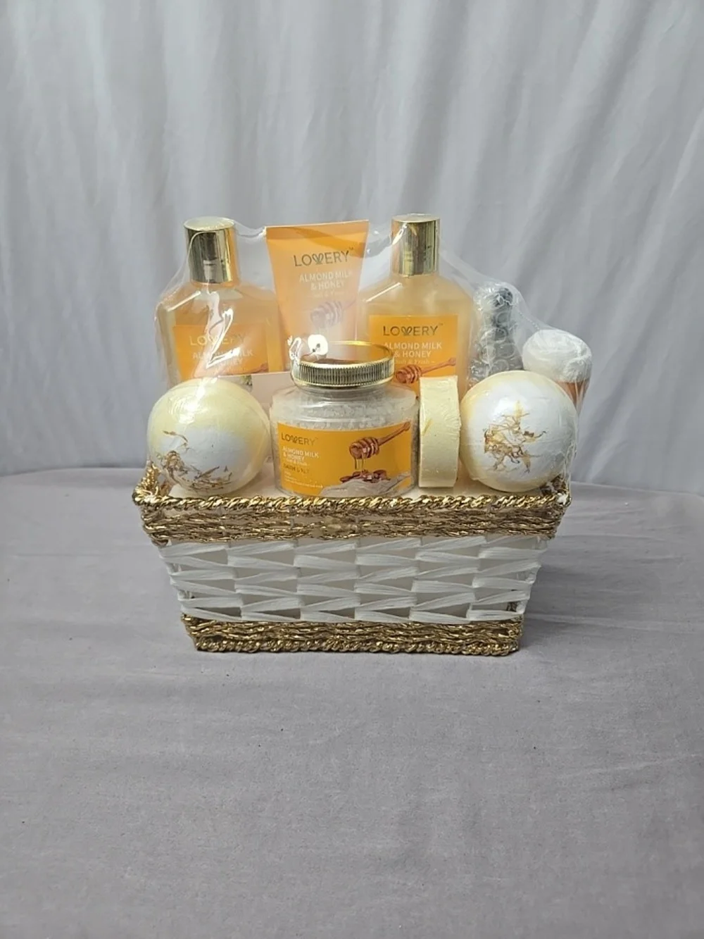 Lovery Luxe 10 Piece Almond Milk and Honey Spa Gift Basket